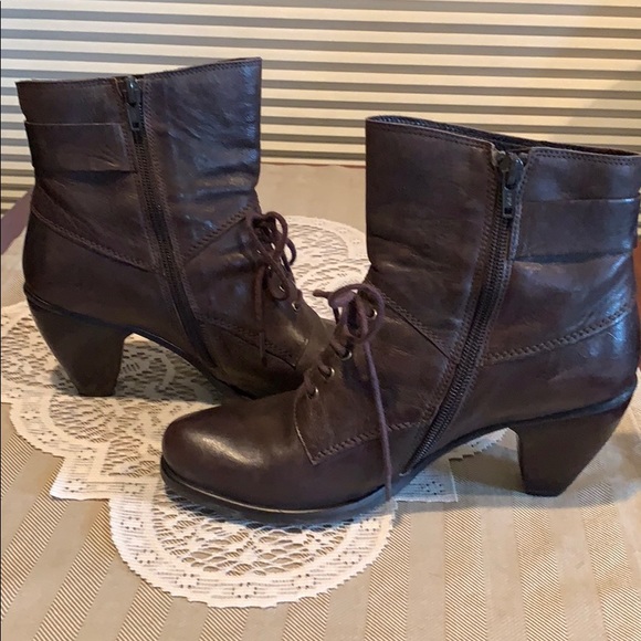 Fidji Shoes | Asra Bootie - Picture 7 of 12